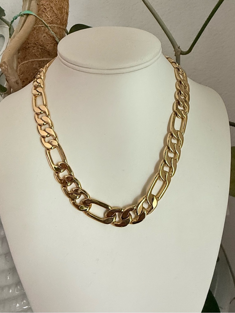 Miranda Frye Gold Chunky Figaro Chain Necklace